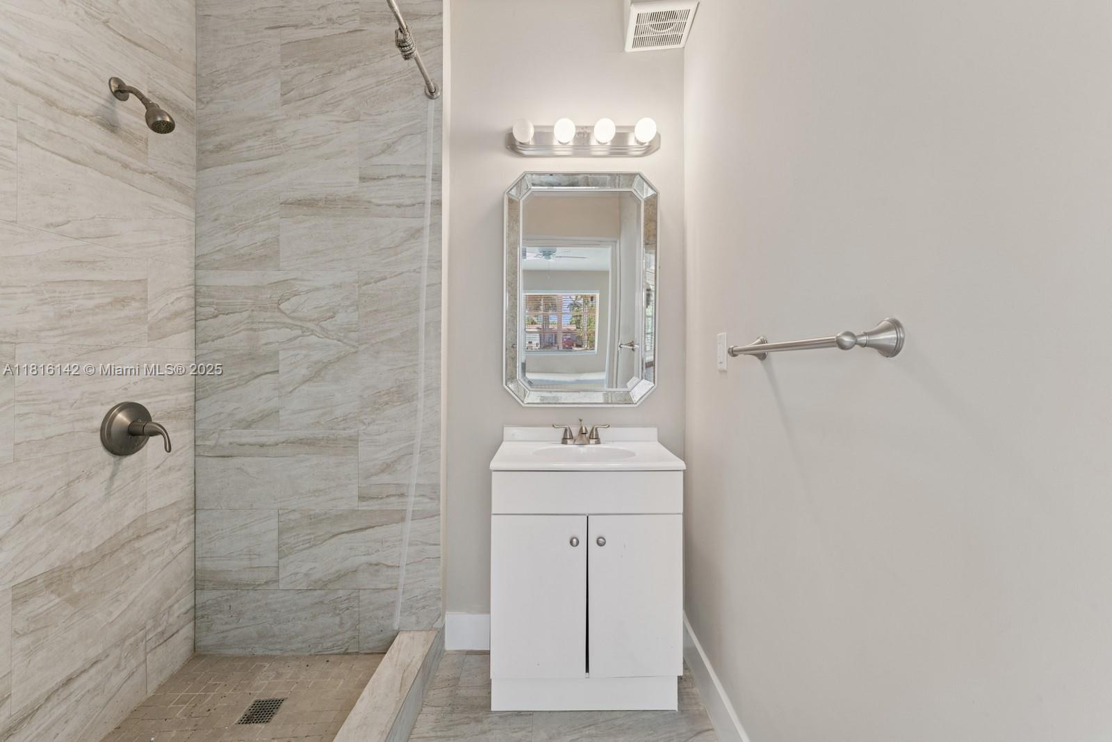 GULFSTREAM ESTATES - Residential