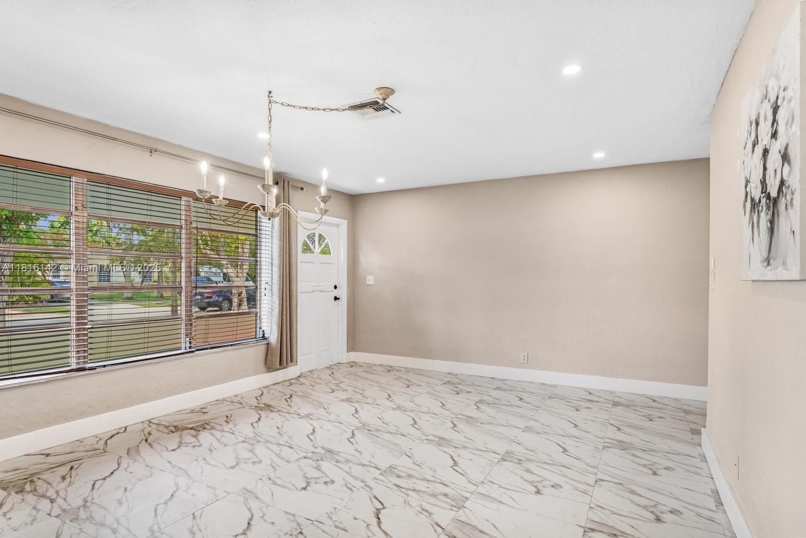 GULFSTREAM ESTATES - Residential