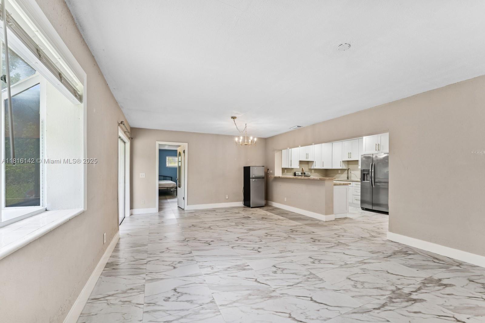 GULFSTREAM ESTATES - Residential