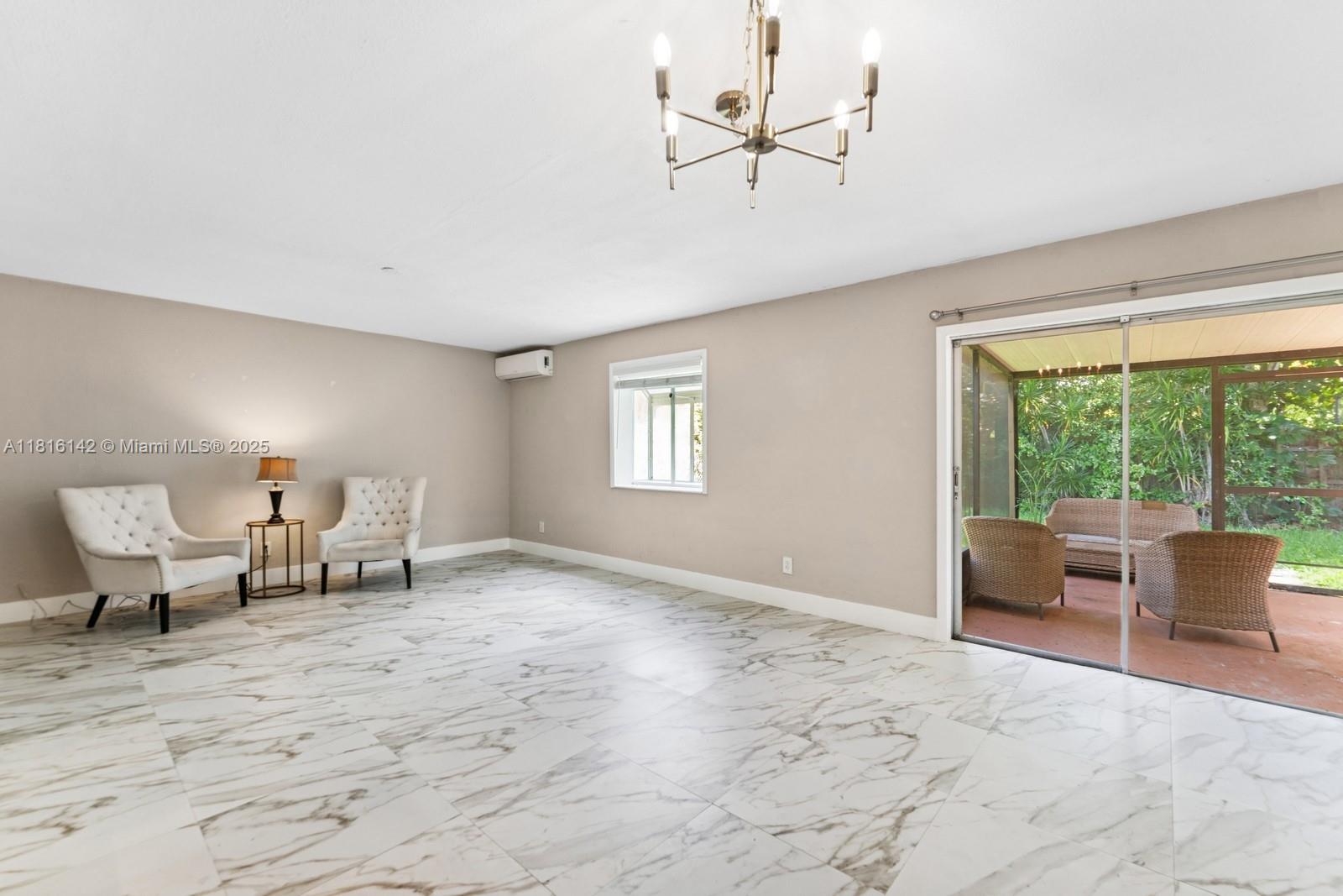 GULFSTREAM ESTATES - Residential