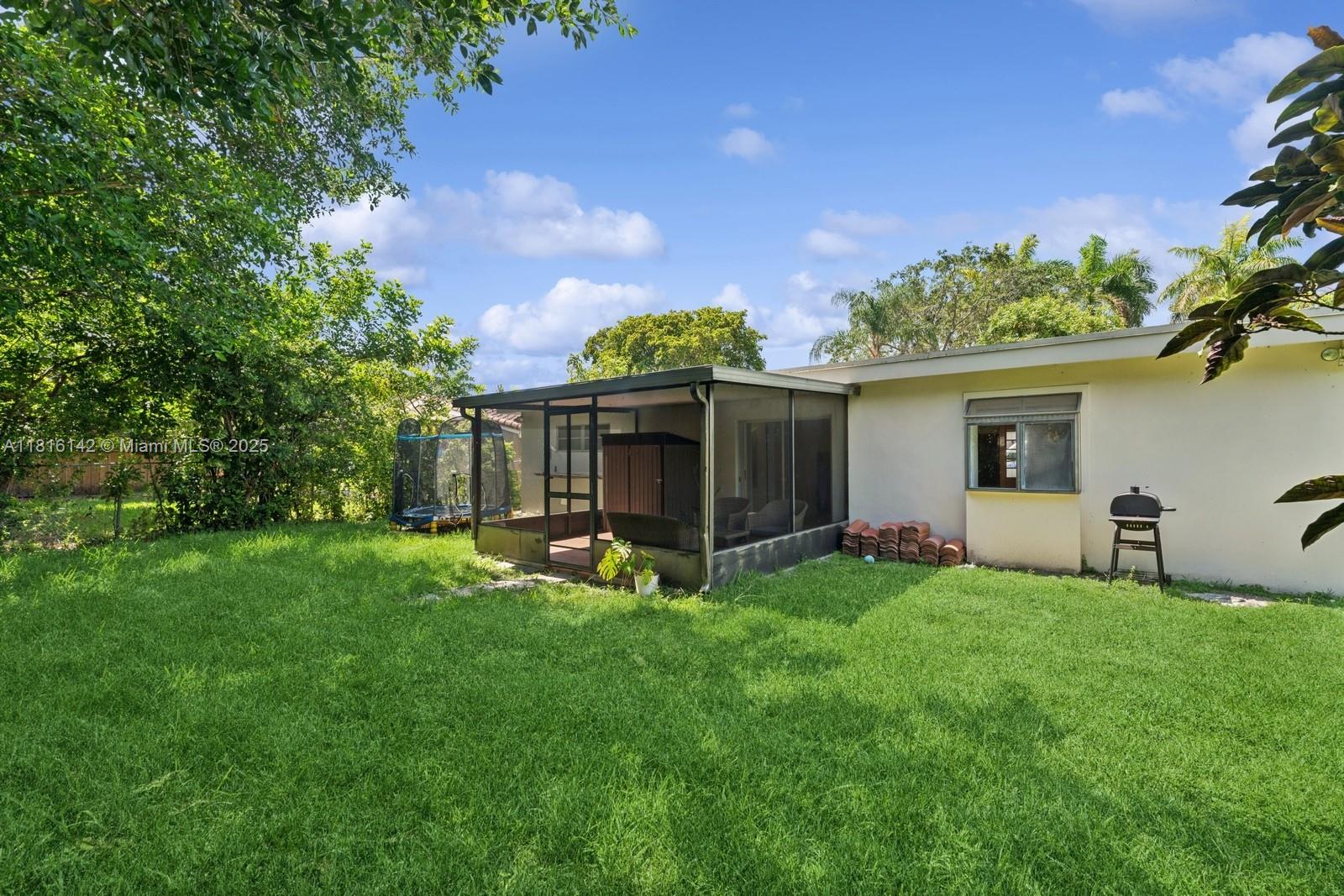 GULFSTREAM ESTATES - Residential