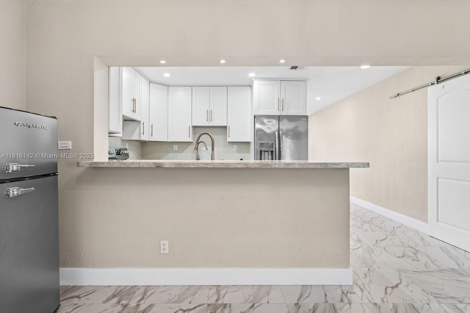 GULFSTREAM ESTATES - Residential