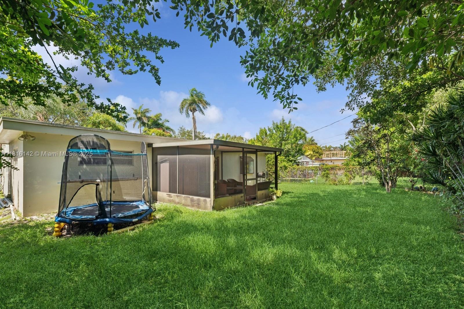 GULFSTREAM ESTATES - Residential