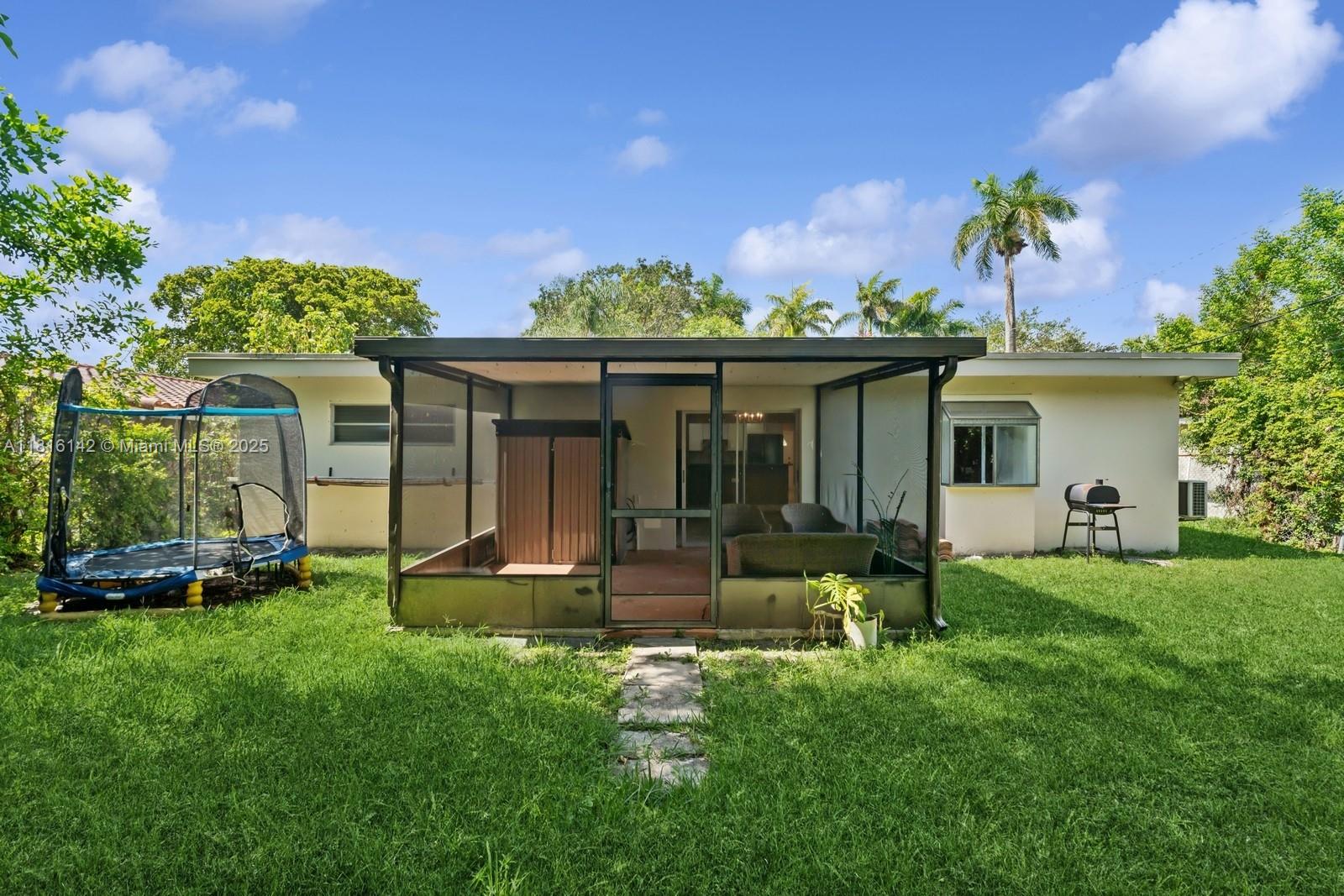 GULFSTREAM ESTATES - Residential