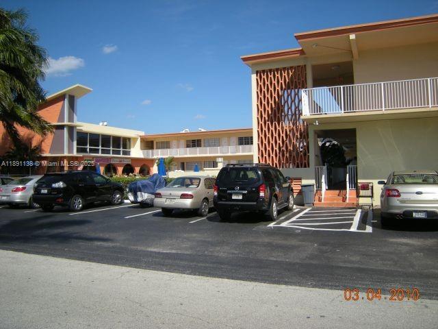 DIPLOMAT GOLF & RACQUET C - Residential Lease