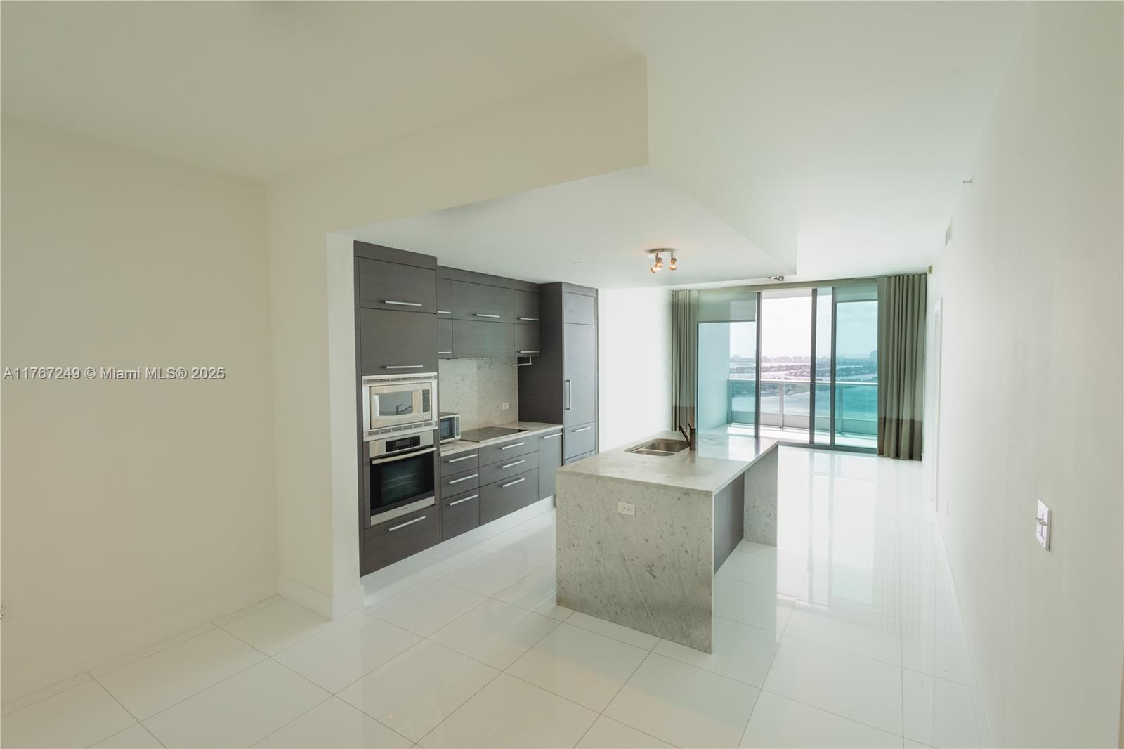 900 Biscayne Blvd 3503