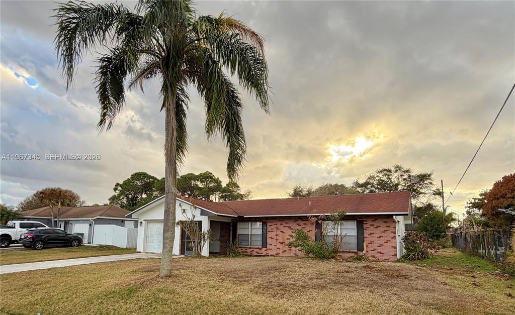 Photo of 1434 SE Concha St #1434, Port St Lucie, FL 34983 (MLS # A11967345)