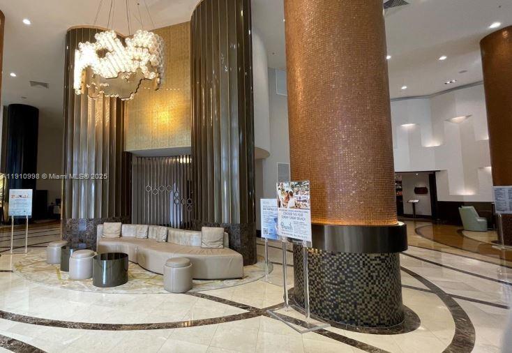 TRUMP INTERNATIONAL SONES - Residential