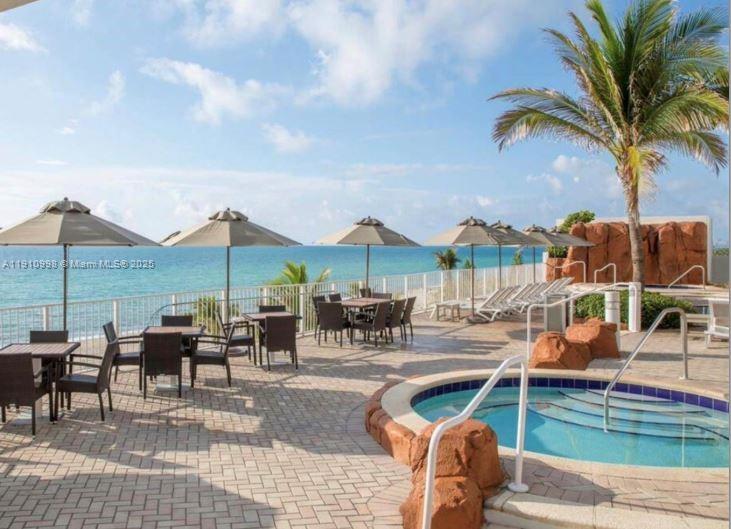 TRUMP INTERNATIONAL SONES - Residential