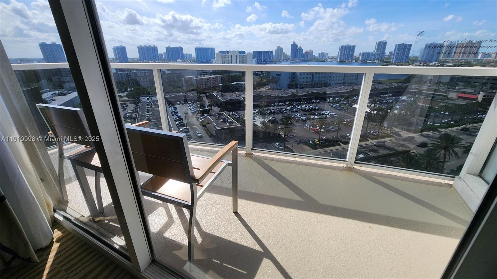 TRUMP INTERNATIONAL SONES - Residential