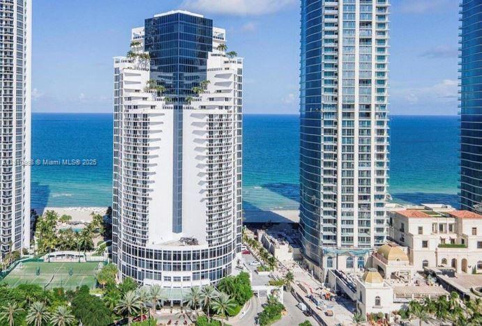 TRUMP INTERNATIONAL SONES - Residential