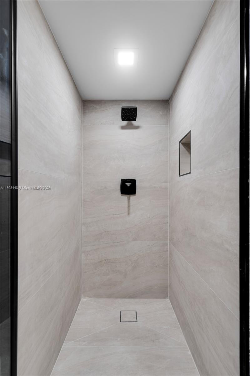 HUNTINGTON LAKES SEC ONE - Residential