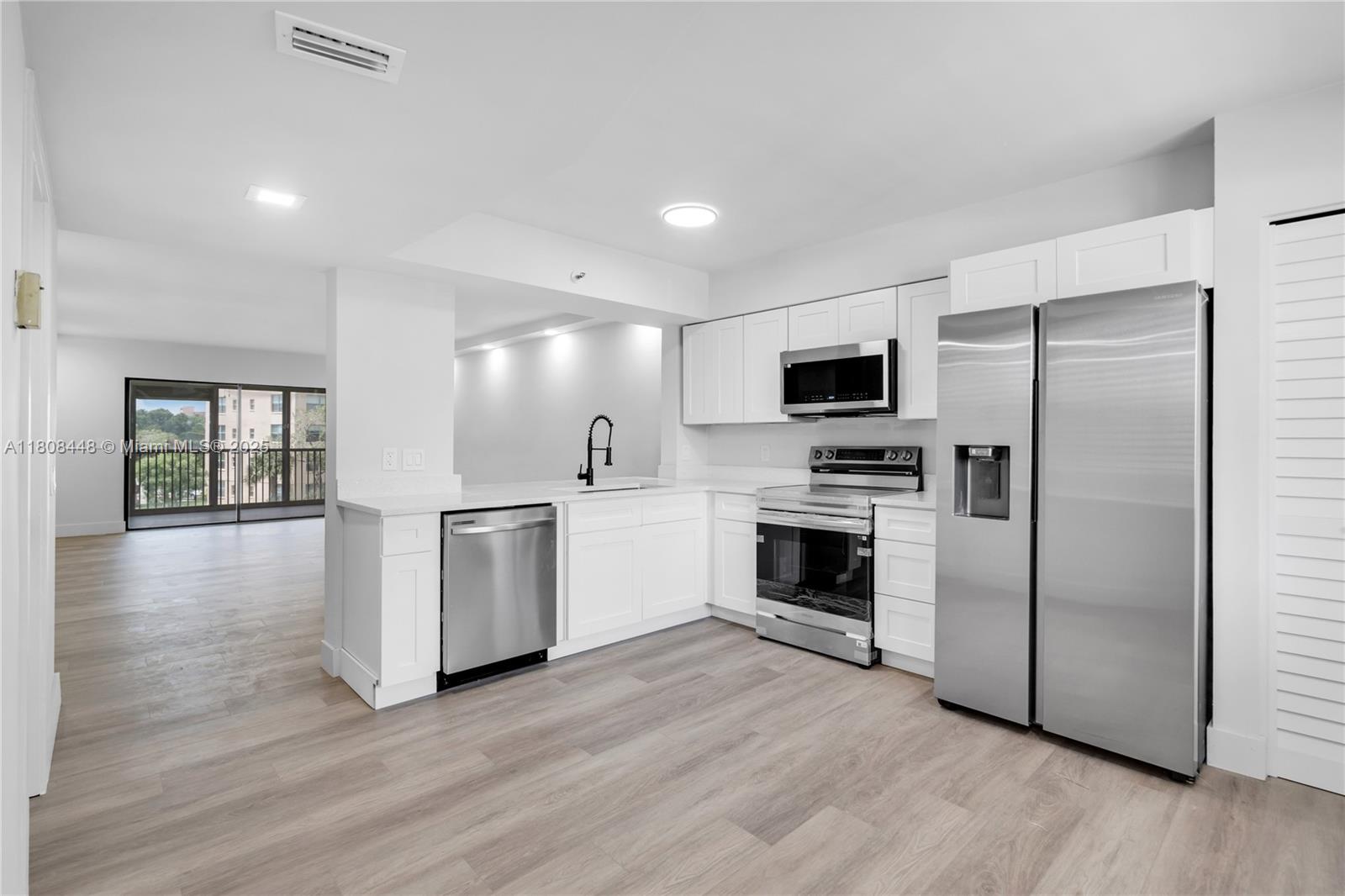 HUNTINGTON LAKES SEC ONE - Residential