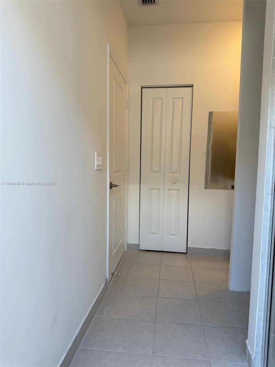 ESTATES AT SILVER PALM - Residential Lease