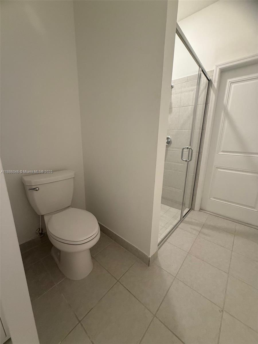 ESTATES AT SILVER PALM - Residential Lease