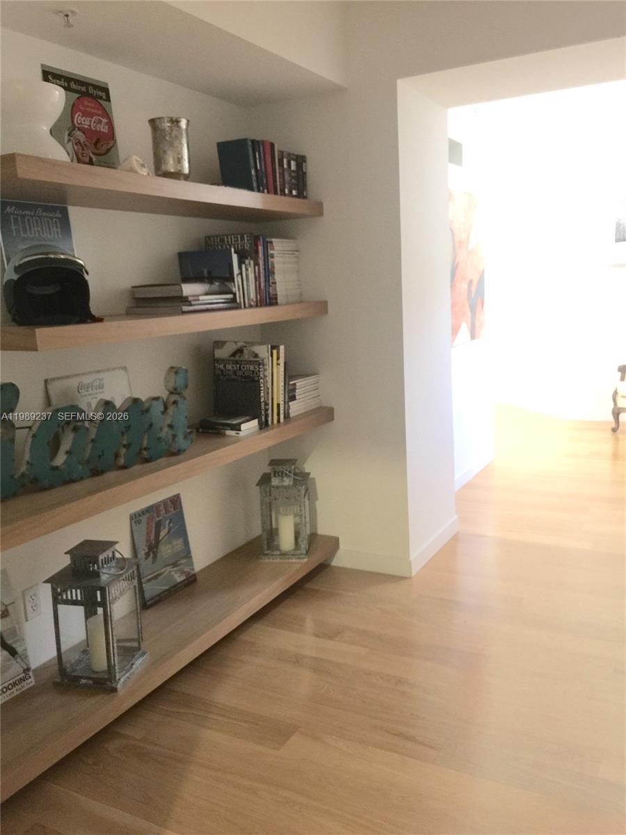 THE VISTAS CONDO - Residential Lease