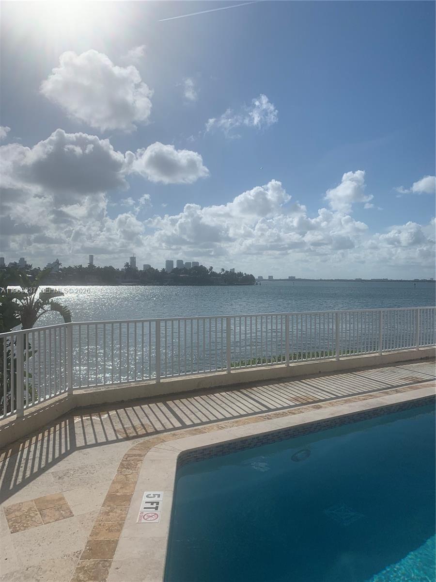 THE VISTAS CONDO - Residential Lease