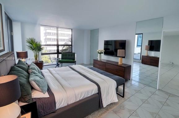 1800 Collins Ave 5C