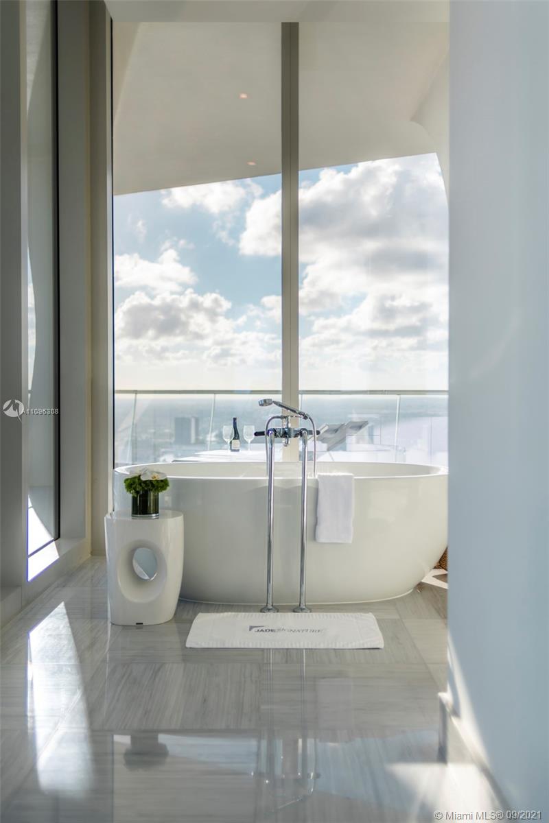 JADE SIGNATURE - Residential