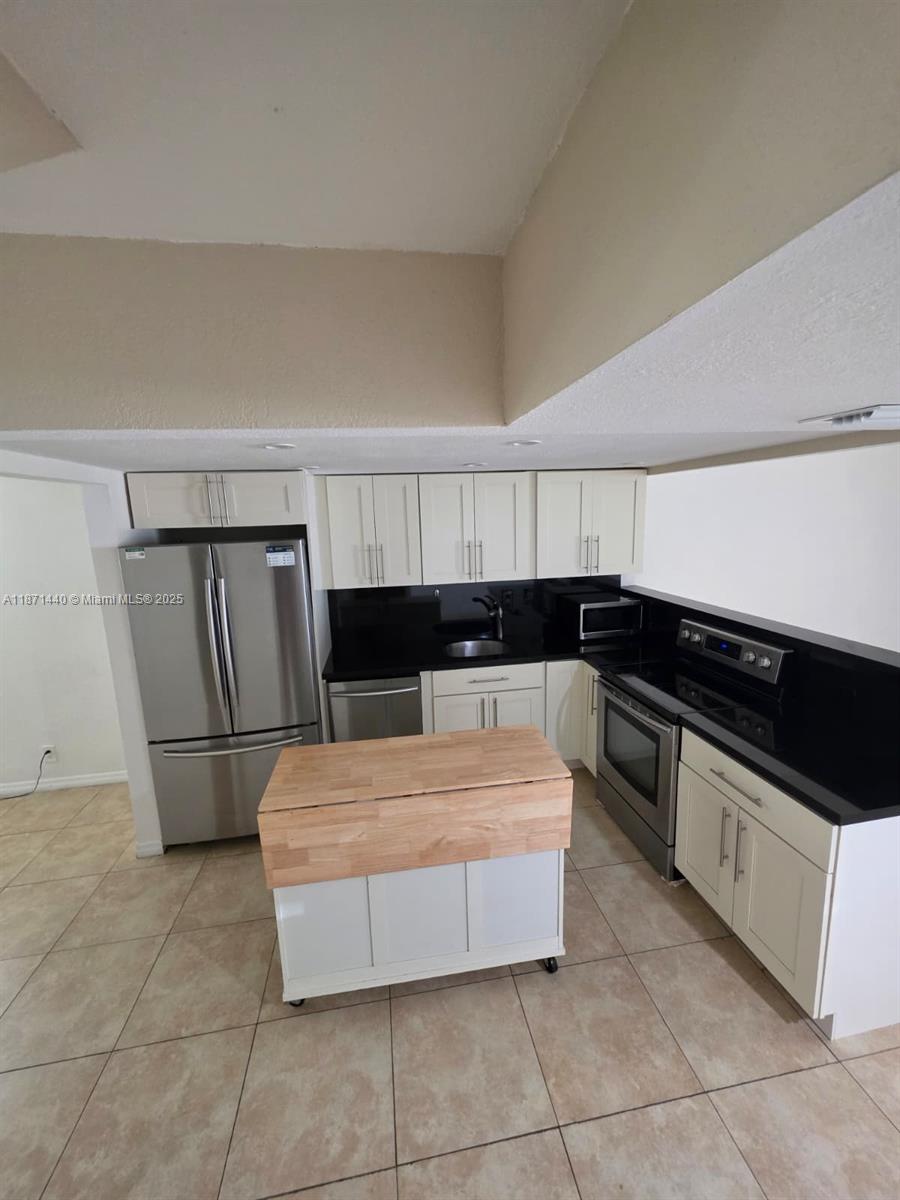 VILLA DORADA CONDO NO 2 - Residential Lease