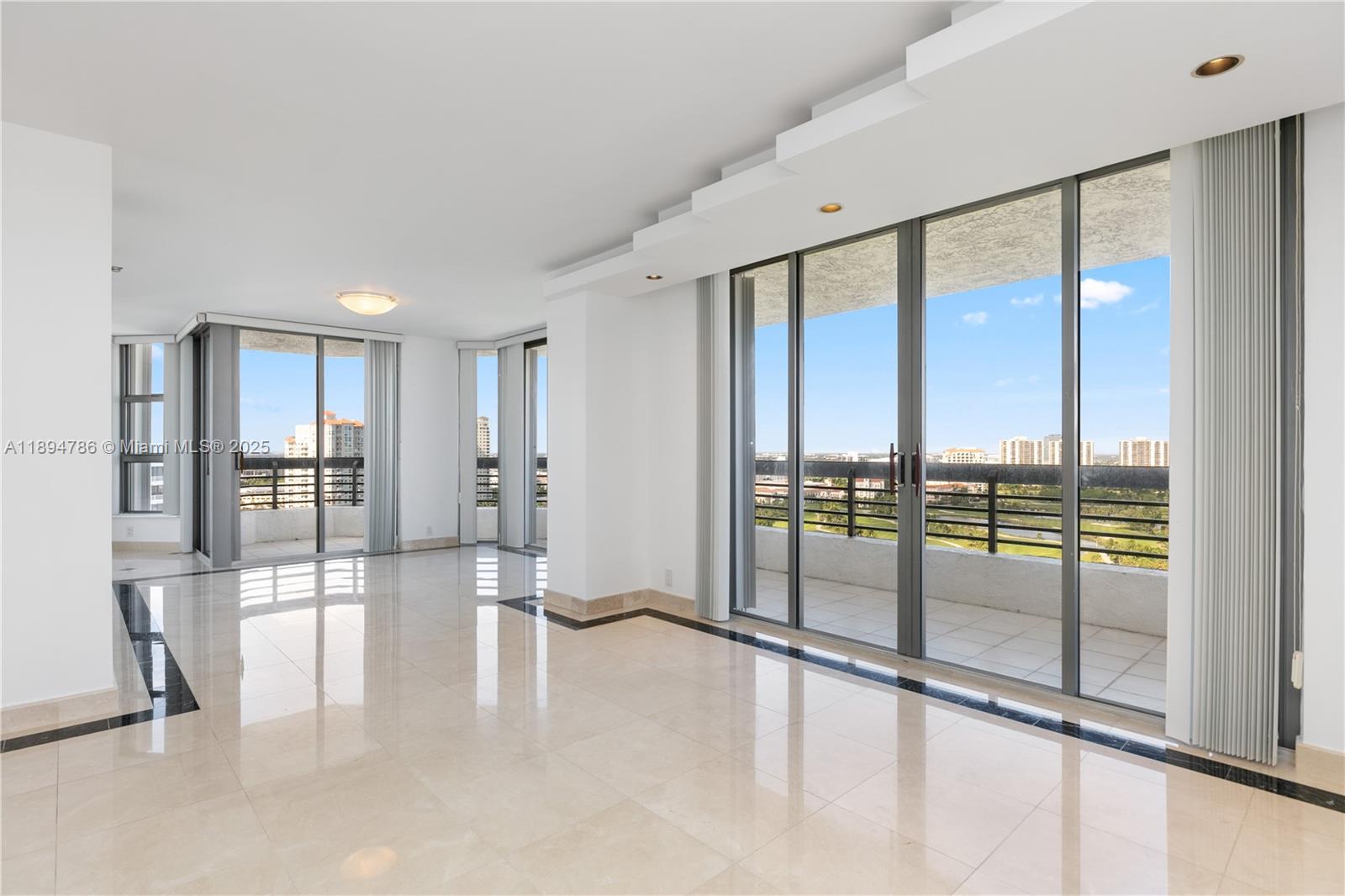 MYSTIC POINTE TOWER 600 C - Residential