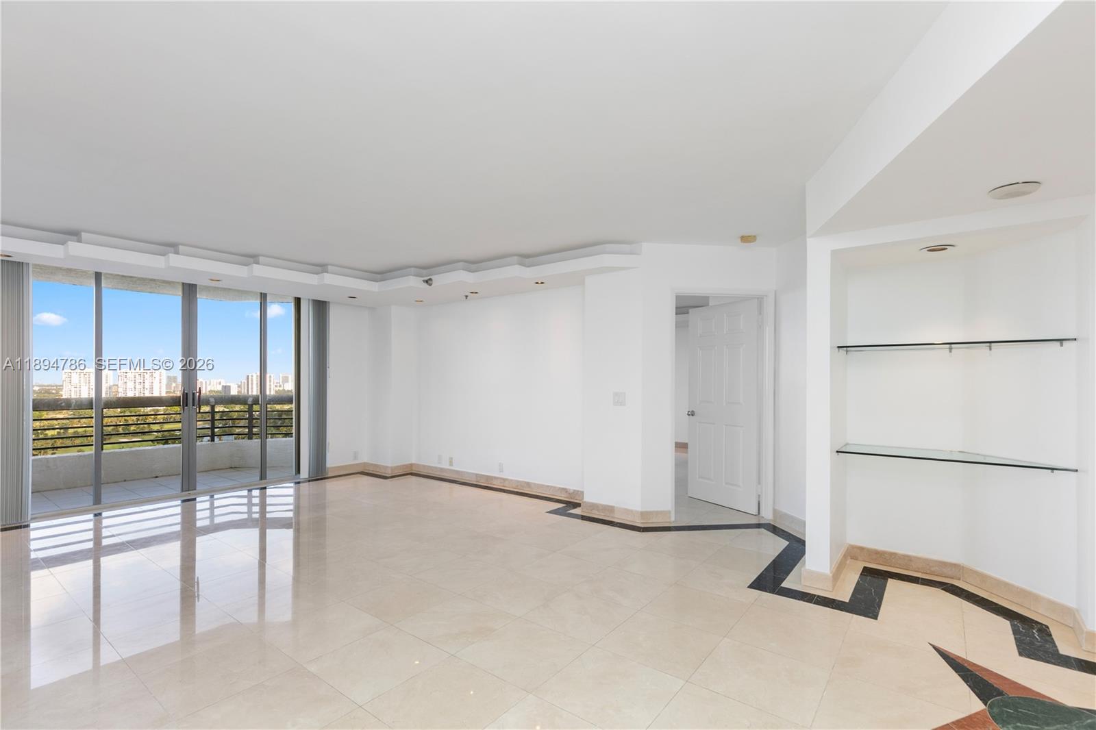 MYSTIC POINTE TOWER 600 C - Residential
