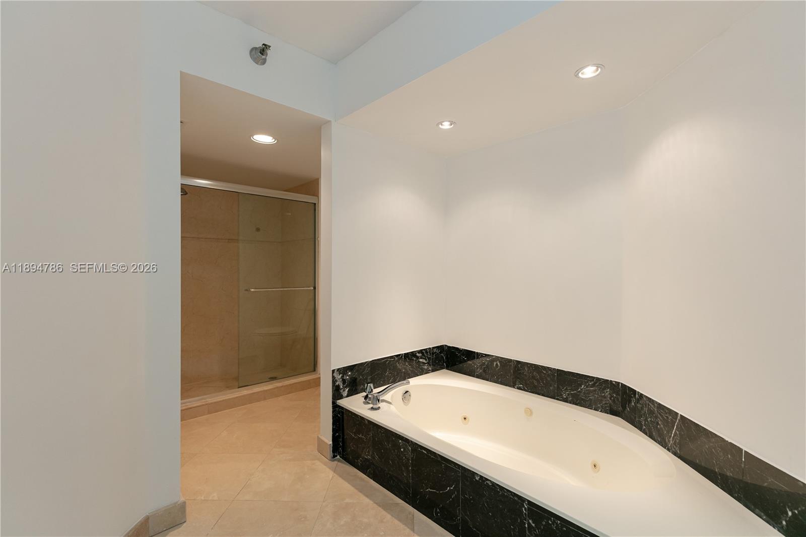 MYSTIC POINTE TOWER 600 C - Residential