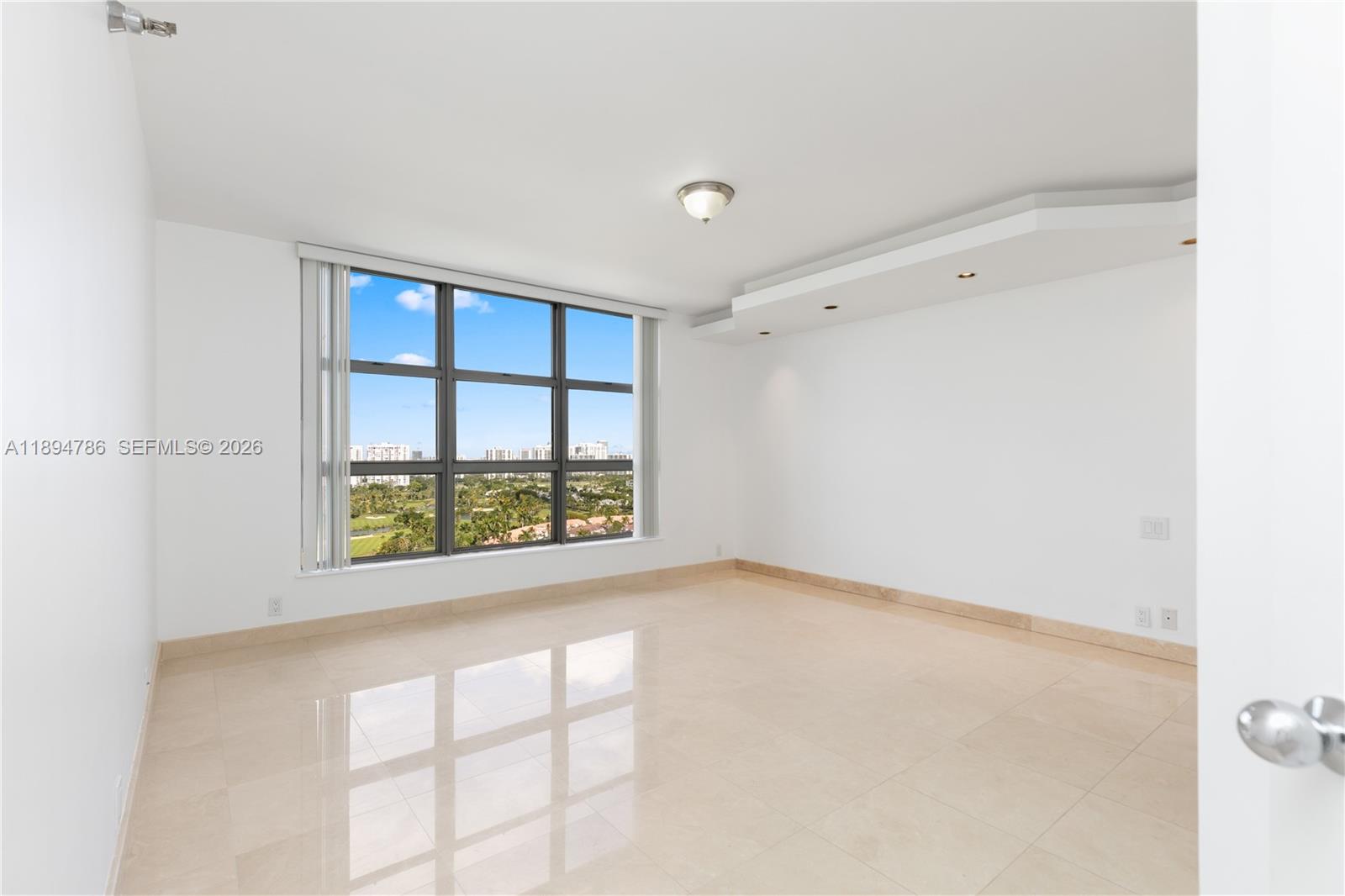 MYSTIC POINTE TOWER 600 C - Residential