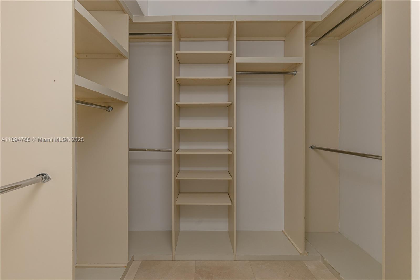 MYSTIC POINTE TOWER 600 C - Residential