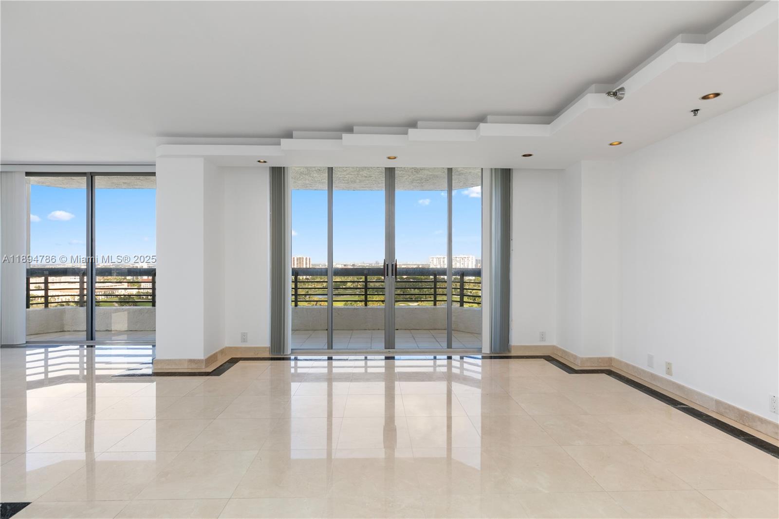 MYSTIC POINTE TOWER 600 C - Residential