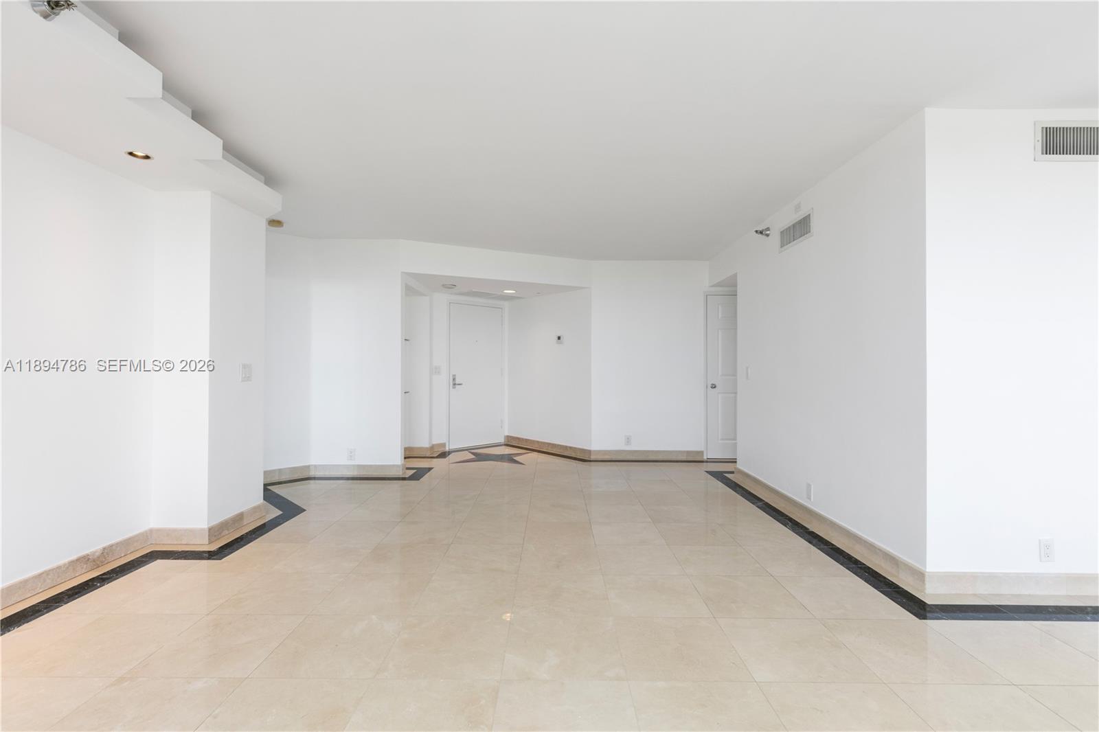 MYSTIC POINTE TOWER 600 C - Residential