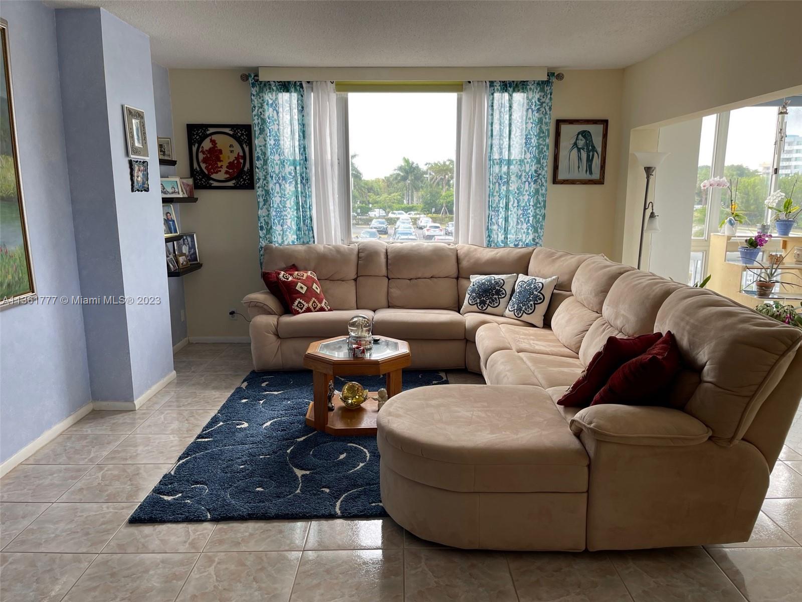 Photo 5 of 24 of 4400 Hillcrest Dr 220C condo