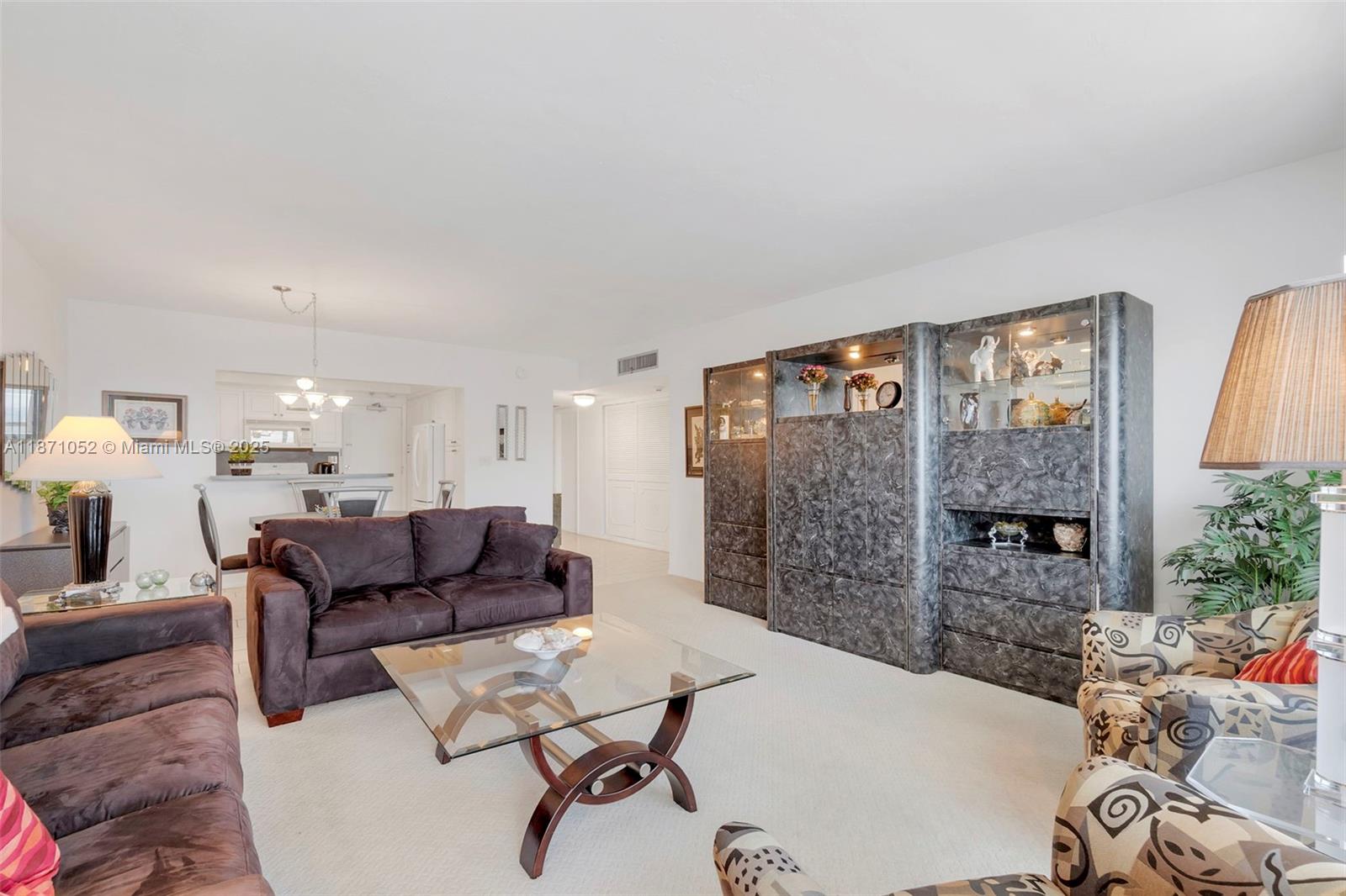 REGENCY TOWER SOUTH CONDO - Residential