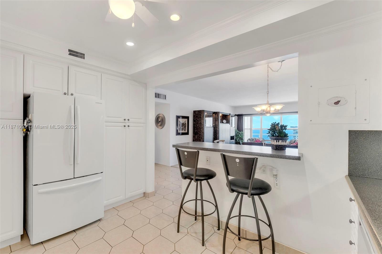 REGENCY TOWER SOUTH CONDO - Residential