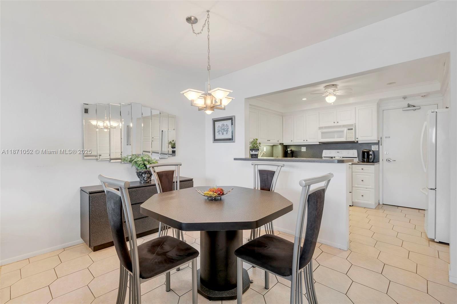 REGENCY TOWER SOUTH CONDO - Residential