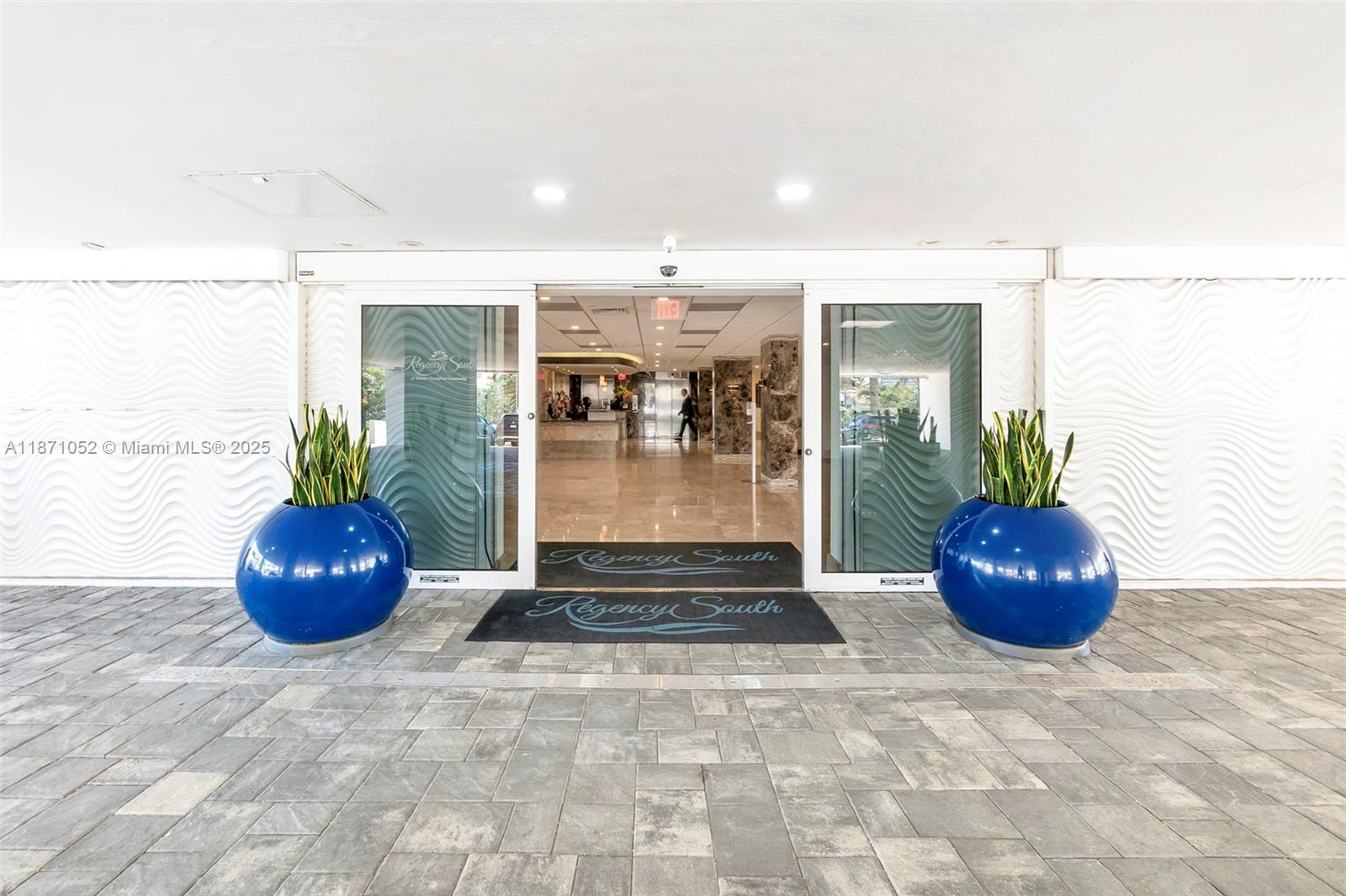 REGENCY TOWER SOUTH CONDO - Residential