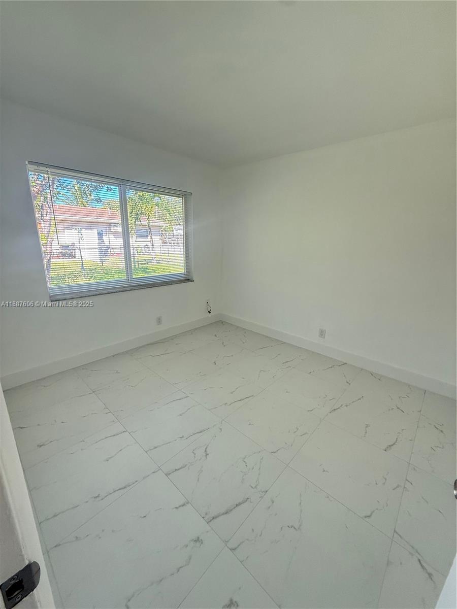 LAKESIDE ESTATES NO 2 - Residential Lease