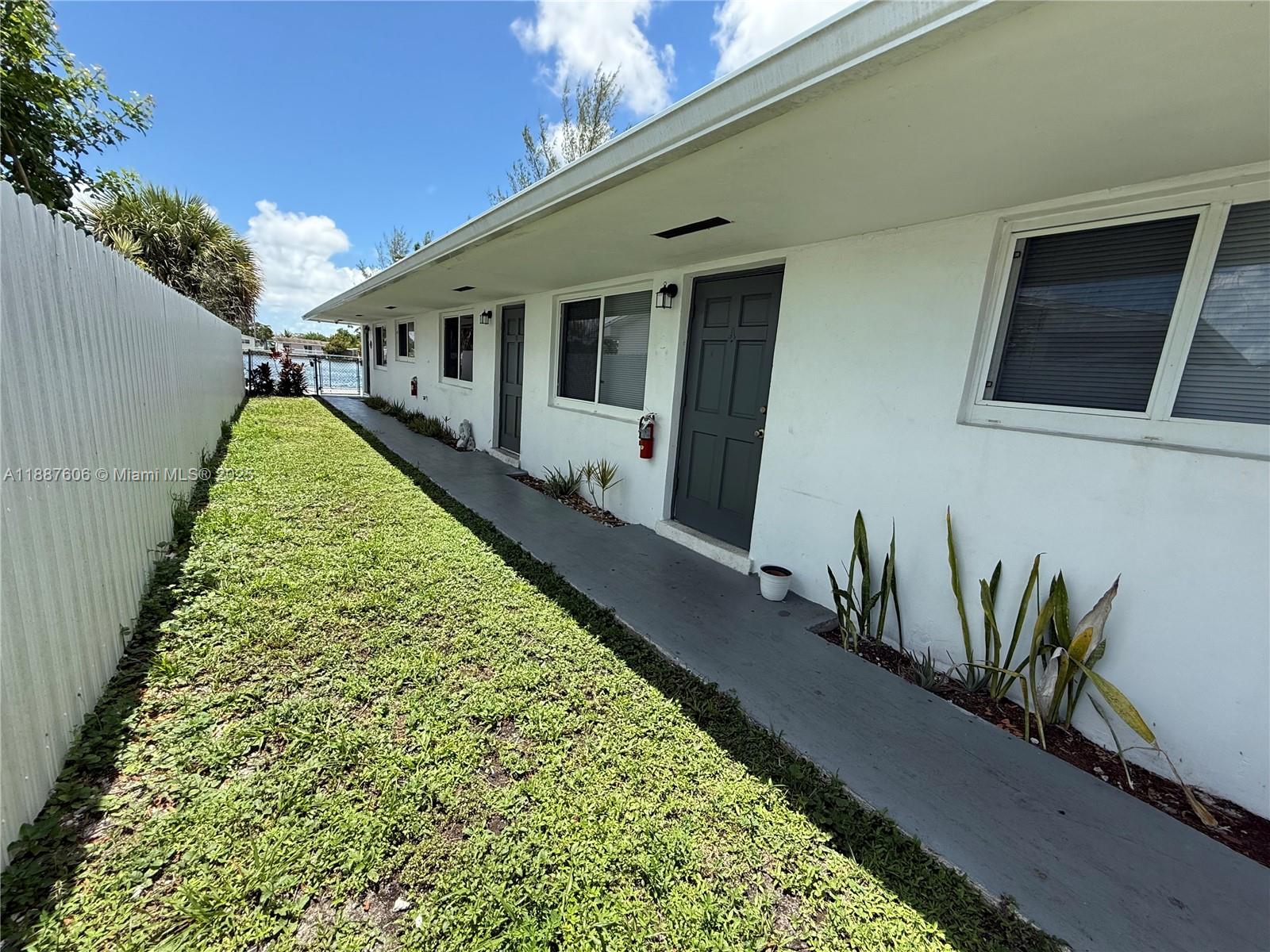 LAKESIDE ESTATES NO 2 - Residential Lease