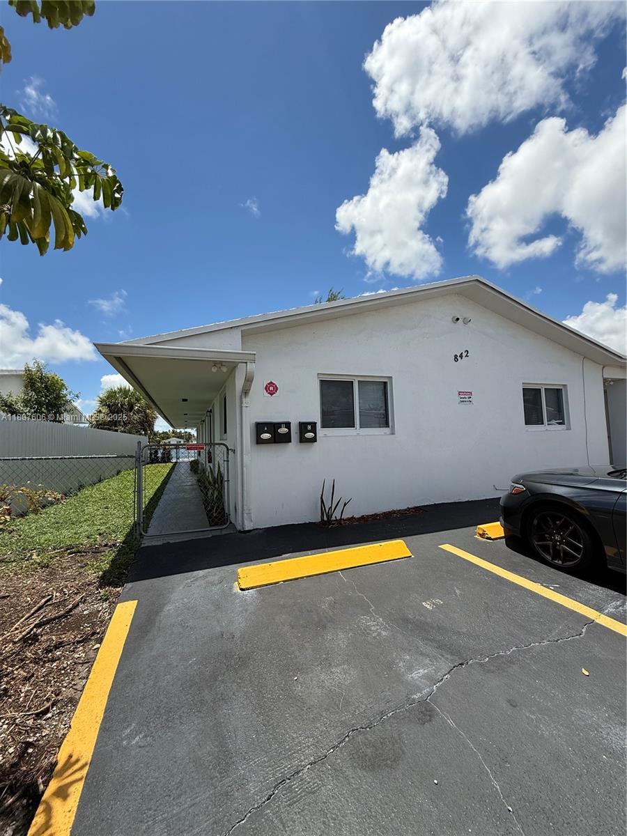 LAKESIDE ESTATES NO 2 - Residential Lease