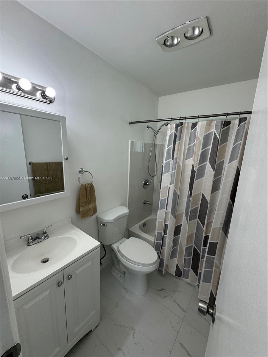 LAKESIDE ESTATES NO 2 - Residential Lease
