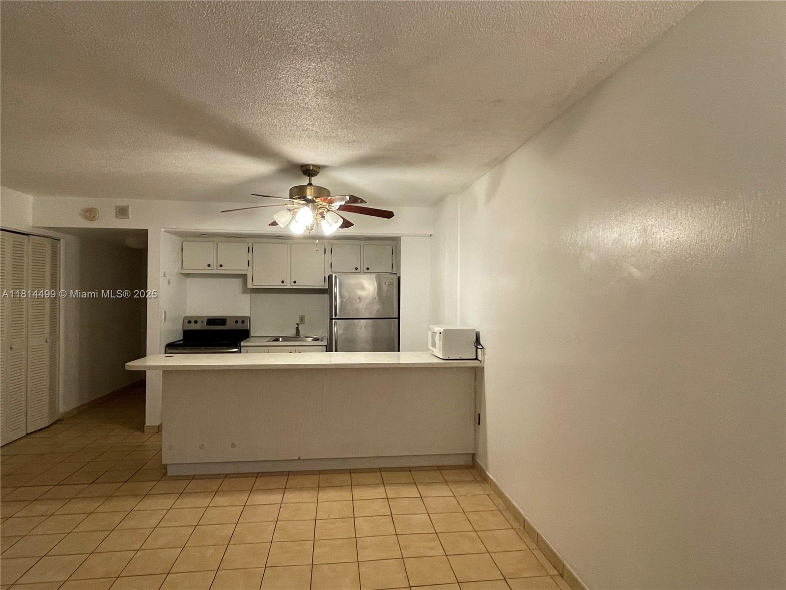 THE PRESIDENTIAL CONDO - Residential Lease
