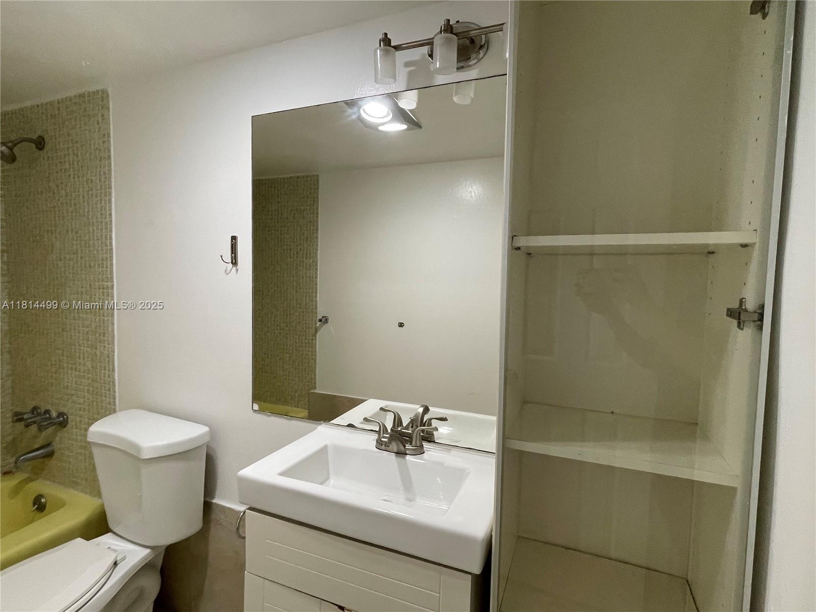 THE PRESIDENTIAL CONDO - Residential Lease