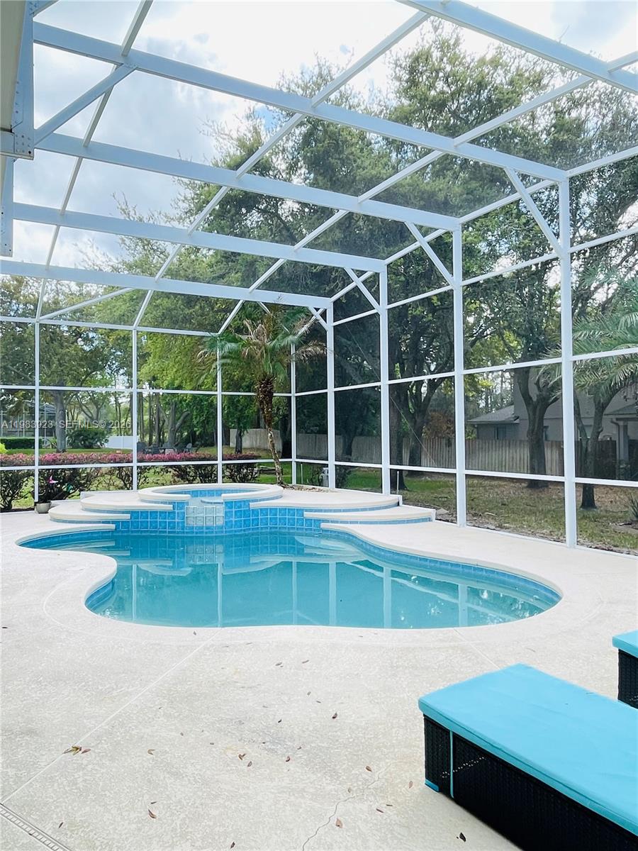 GLEN ABBEY CLUB - Residential