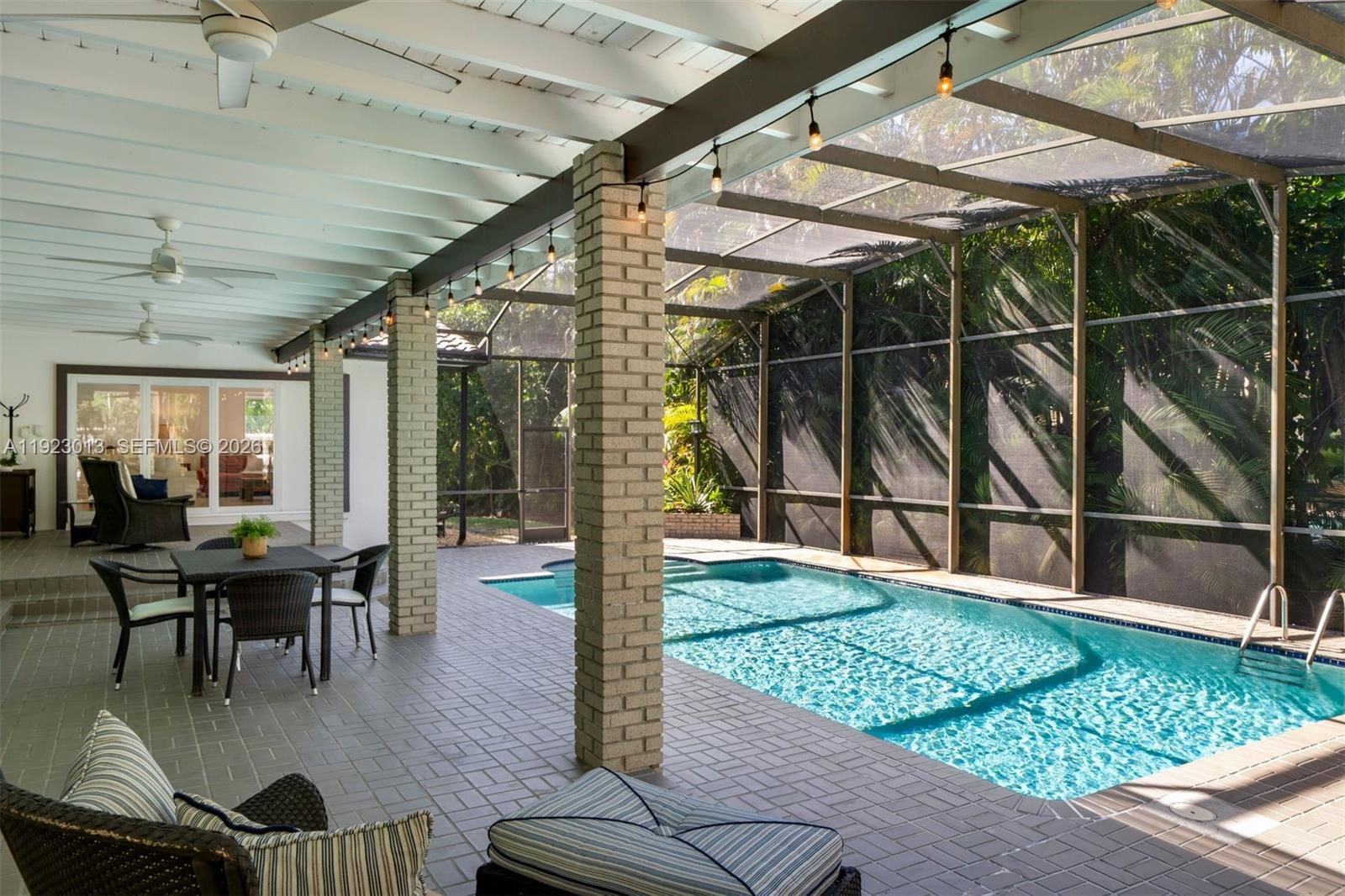 CUTLER BAY ESTATES - Residential