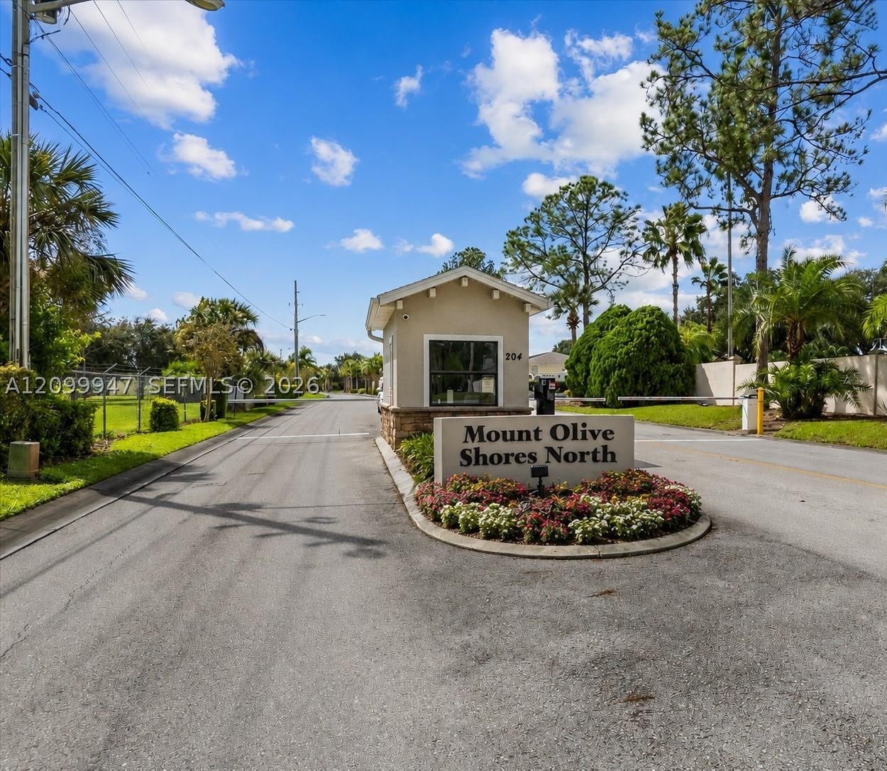 555 Meandering Way