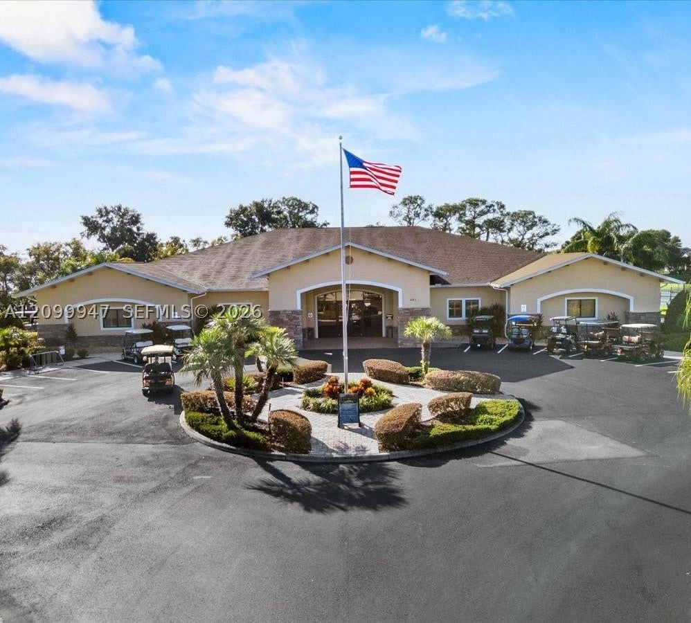 555 Meandering Way