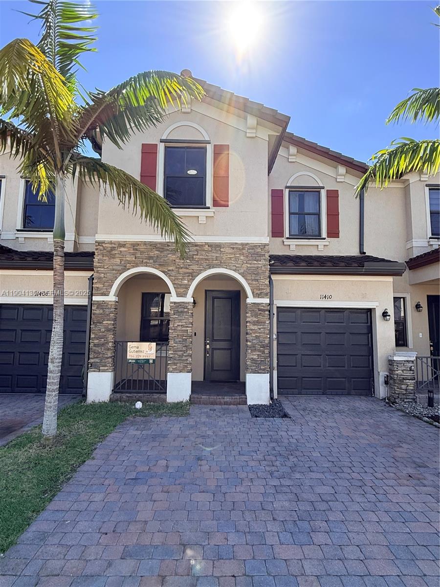 COCO PALM ESTATES - Residential