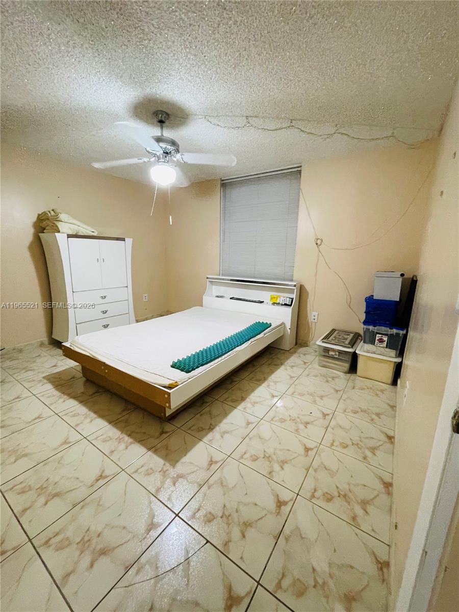 SAMARI LAKE EAST CONDO - Residential