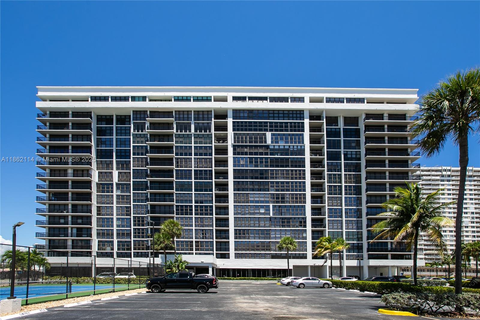 AVANT GARDE CONDO - Residential