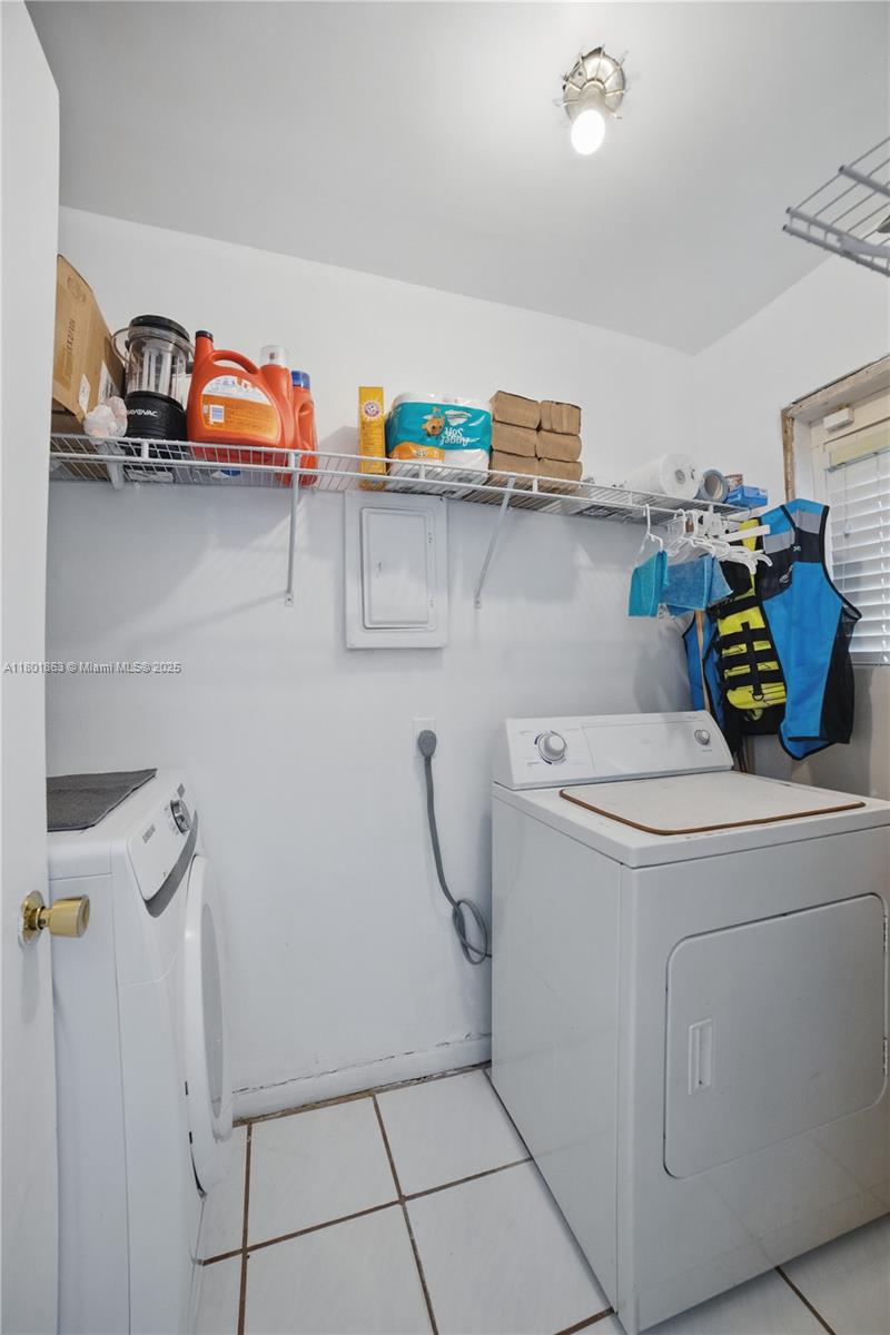 DRIFTWOOD PLAZA ADD - Residential